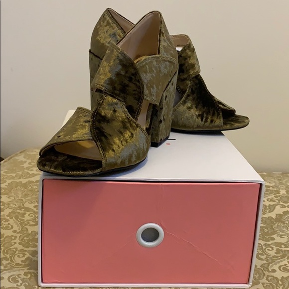 Interlock Block - Picture 1 of 6